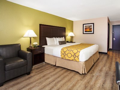 bedroom 3 - hotel baymont by wyndham i-10 near 51st ave - phoenix, arizona, united states of america
