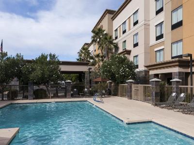 outdoor pool - hotel hampton inn and suites phoenix north - phoenix, arizona, united states of america