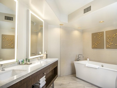 bathroom - hotel hilton phoenix resort at the peak - phoenix, arizona, united states of america