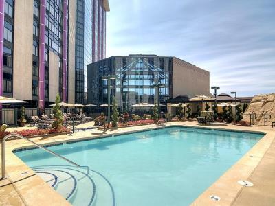 outdoor pool - hotel atlantis casino resort spa - reno, united states of america