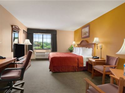 bedroom 3 - hotel days inn ste san antonio north/stone oak - san antonio, united states of america