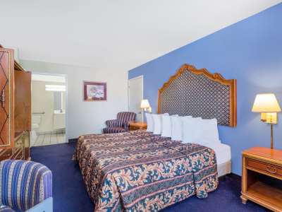 bedroom - hotel days inn by wyndham san antonio - san antonio, united states of america
