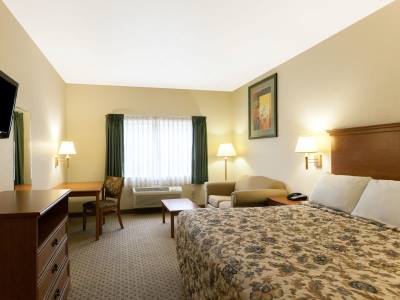bedroom 2 - hotel days inn by wyndham at palo alto - san antonio, united states of america