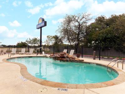 outdoor pool - hotel days inn by wyndham at palo alto - san antonio, united states of america