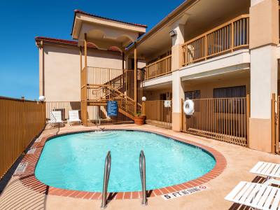 outdoor pool - hotel days inn san antonio northwest/seaworld - san antonio, united states of america