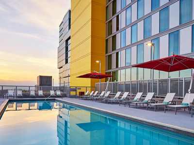 outdoor pool - hotel springhill suites downtown/bayfront - san diego, united states of america