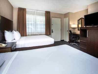 bedroom 1 - hotel baymont by wyndham san diego downtown - san diego, united states of america
