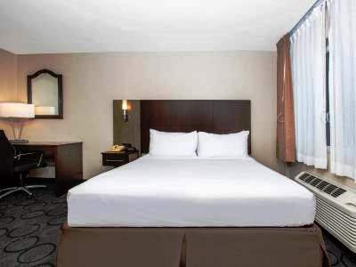 bedroom 3 - hotel baymont by wyndham san diego downtown - san diego, united states of america