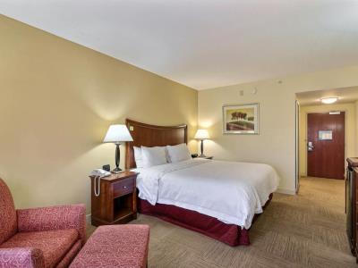 bedroom 2 - hotel hampton inn savannah i-95 south gateway - savannah, united states of america