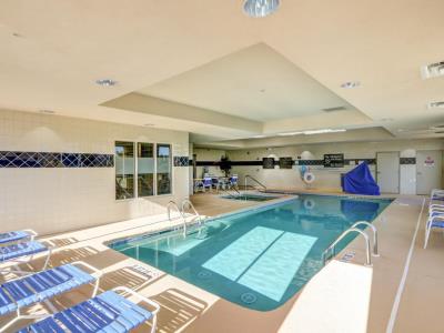 indoor pool - hotel hampton inn savannah i-95 south gateway - savannah, united states of america