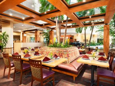 restaurant - hotel embassy suites usf near busch gardens - tampa, united states of america