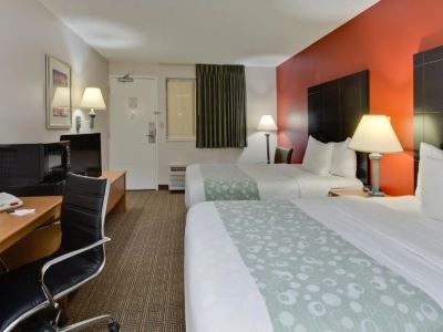 bedroom 2 - hotel la quinta inn tampa near busch gardens - tampa, united states of america