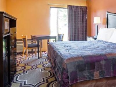 bedroom - hotel days inn n suites wyndham near ybor city - tampa, united states of america