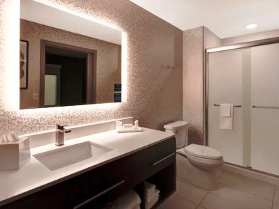 bathroom - hotel home2 suites by hilton tucson downtown - tucson, united states of america