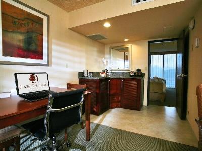 bedroom - hotel doubletree suites tucson airport - tucson, united states of america