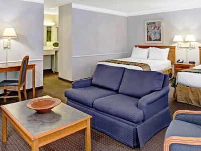 bedroom 3 - hotel days inn by wyndham tucson city center - tucson, united states of america