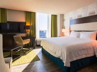 bedroom 1 - hotel hampton inn and suites navy yard - washington, dc, united states of america