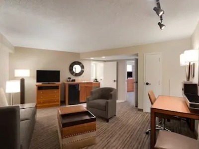 suite 2 - hotel embassy suites hilton intl drv icon park - orlando, united states of america