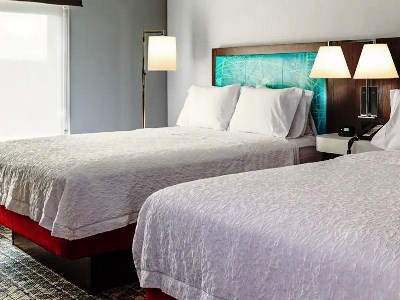 bedroom 1 - hotel hampton inn and suites cincinnati west - cincinnati, united states of america