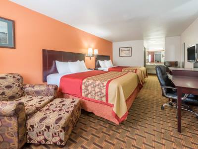 bedroom 4 - hotel days inn by wyndham amarillo-medical ctr - amarillo, united states of america