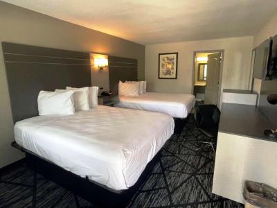bedroom - hotel baymont by wyndham dothan - dothan, united states of america