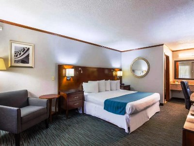 bedroom - hotel days inn by wyndham foley - foley, united states of america
