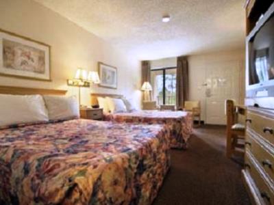 bedroom 2 - hotel days inn and suites by wyndham mobile - mobile, united states of america