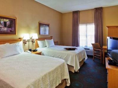bedroom - hotel hampton inn and suites phoenix-goodyear - goodyear, united states of america
