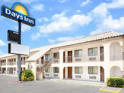 exterior view - hotel days inn by wyndham kingman east - kingman, united states of america