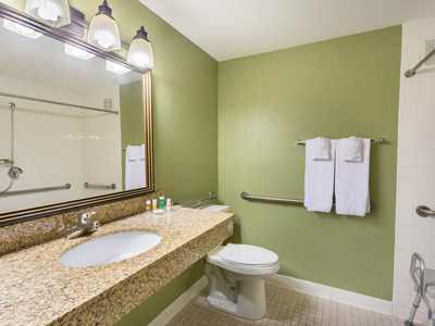 bathroom 1 - hotel days hotel by wyndham mesa near phoenix - mesa, united states of america