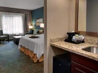 bedroom 2 - hotel hampton inn and suites agoura hills - agoura hills, united states of america