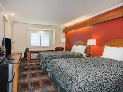 bedroom 2 - hotel days inn and suites by wyndham antioch - antioch, california, united states of america