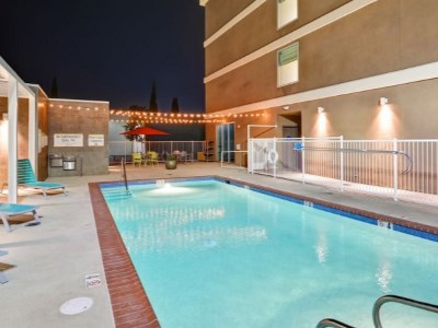 outdoor pool - hotel home2 suites by hilton azusa - azusa, united states of america