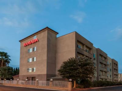 exterior view - hotel ramada limited bakersfield north - bakersfield, united states of america