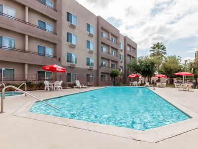 outdoor pool - hotel ramada limited bakersfield north - bakersfield, united states of america