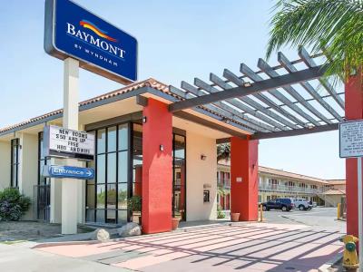 exterior view - hotel baymont by wyndham bakersfield - bakersfield, united states of america