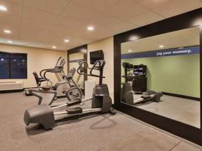 gym - hotel hampton inn bakersfield central - bakersfield, united states of america