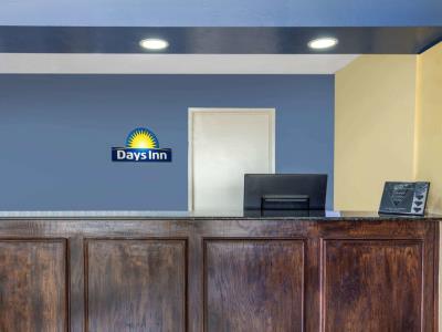 lobby - hotel days inn by wyndham casino/outlet mall - banning, united states of america