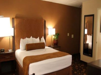 bedroom - hotel best western plus suites coronado island - coronado, united states of america