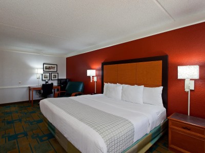 bedroom - hotel la quinta inn costa mesa orange county - costa mesa, california, united states of america