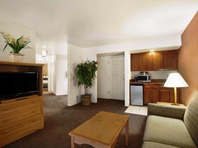 bedroom 5 - hotel ramada wyndham costa mesa/newport beach - costa mesa, california, united states of america