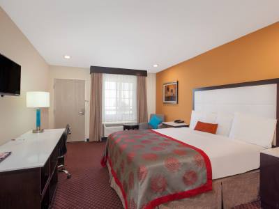 bedroom - hotel ramada by wyndham culver city - culver city, united states of america