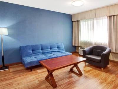 bedroom 3 - hotel travelodge by wyndham culver city - culver city, united states of america