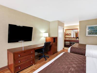 bedroom 2 - hotel travelodge by wyndham culver city - culver city, united states of america