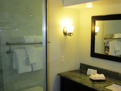 bathroom - hotel best western premier hotel del mar - del mar, united states of america