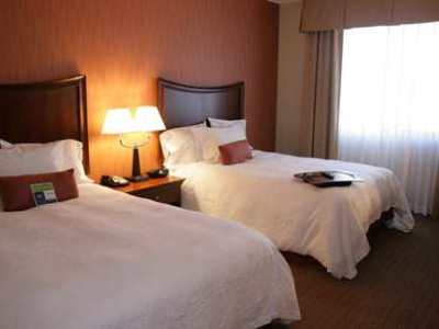 bedroom 2 - hotel hampton inn and suites folsom - folsom, united states of america
