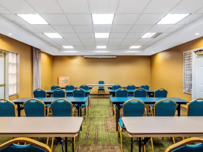 conference room - hotel la quinta inn n suites silicon valley - fremont, california, united states of america