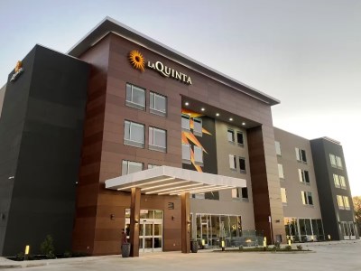 exterior view - hotel la quinta inn and suites by wyndham galt - galt, united states of america