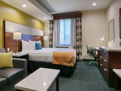 bedroom 1 - hotel best western plus gardena inn and suites - gardena, united states of america