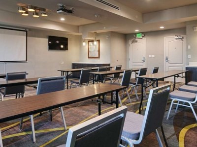 conference room - hotel best western plus gardena inn and suites - gardena, united states of america